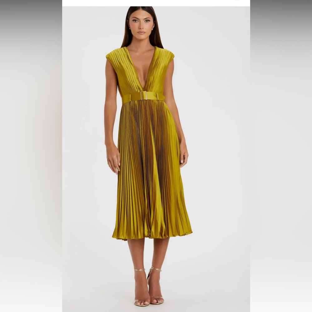 NWT Mac Duggal Gold Pleated Tea Length Dress
